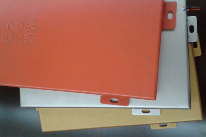 氟碳噴涂鋁單板和粉末噴涂鋁單板的區(qū)別在哪里?